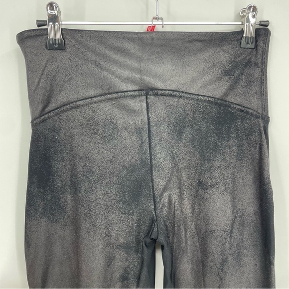 Spanx Quilted Faux Leather Legging in Black. Sz M 20248R - Picture 6 of 12